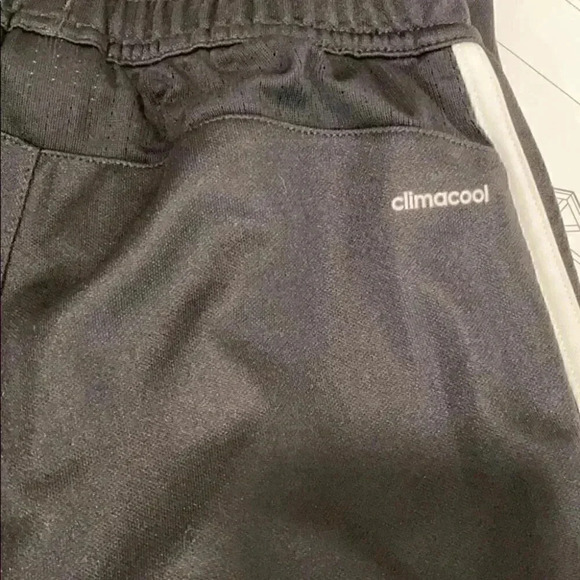 Adidas boys sweats - Picture 5 of 7